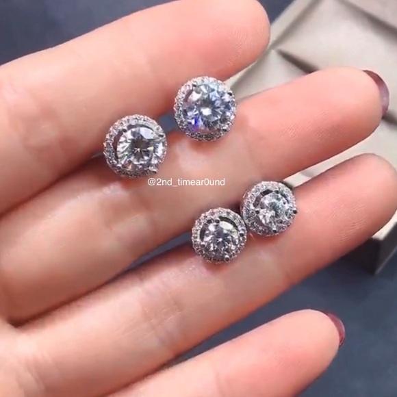 📍SUPER SALE! LIMITED QTYS📍 1 CT tw Moissanite halo earrings - Picture 5 of 9